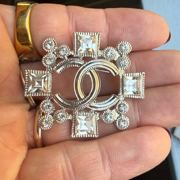 Silver Tone CC Crystal Statement Brooch Pin - Picture 5 of 6